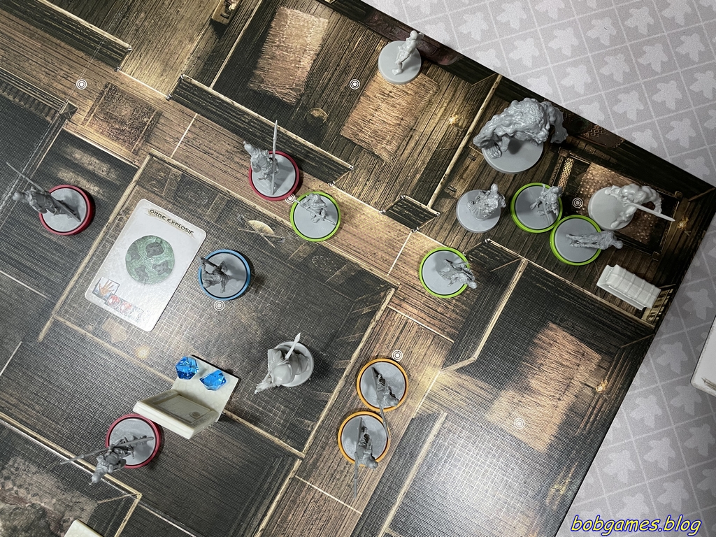 Il y a du monde et autant dire que la fuite n'est plus possible pour les héros