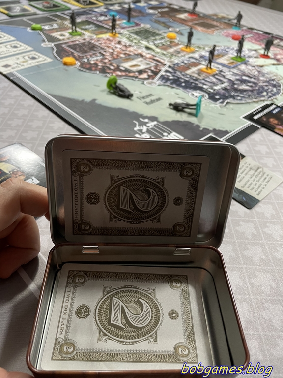 Le coffre, pour corrompre et se faire des alliés